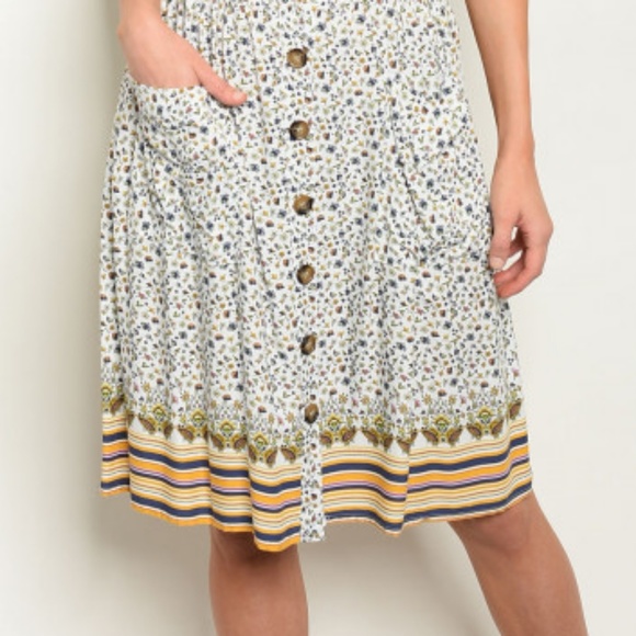 Cassi's 2 POCKETS Floral Button Down Midi SunDress - Picture 7 of 8